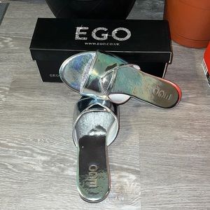 Clementine cut out detail Flat Slider Sandal